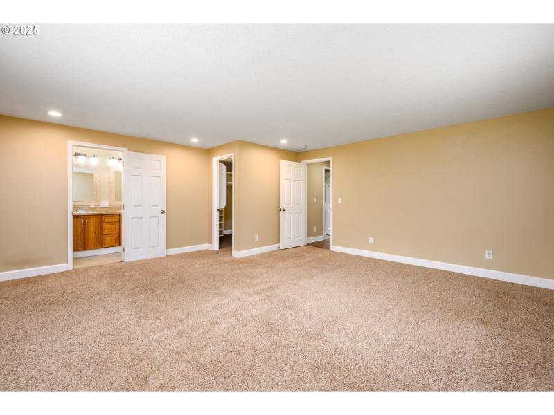 Bedroom, Owner's Suite