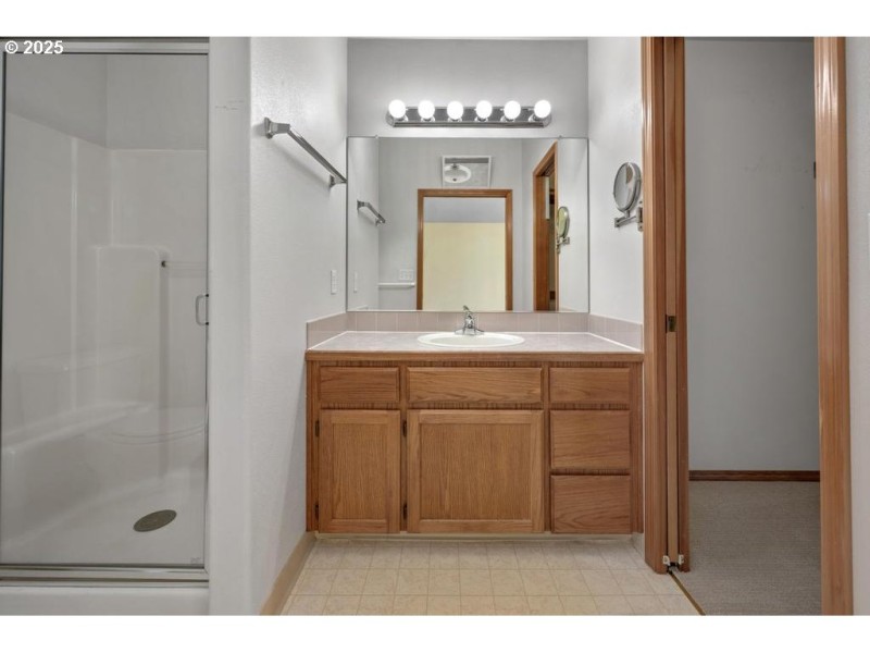 Bathroom, Attached
