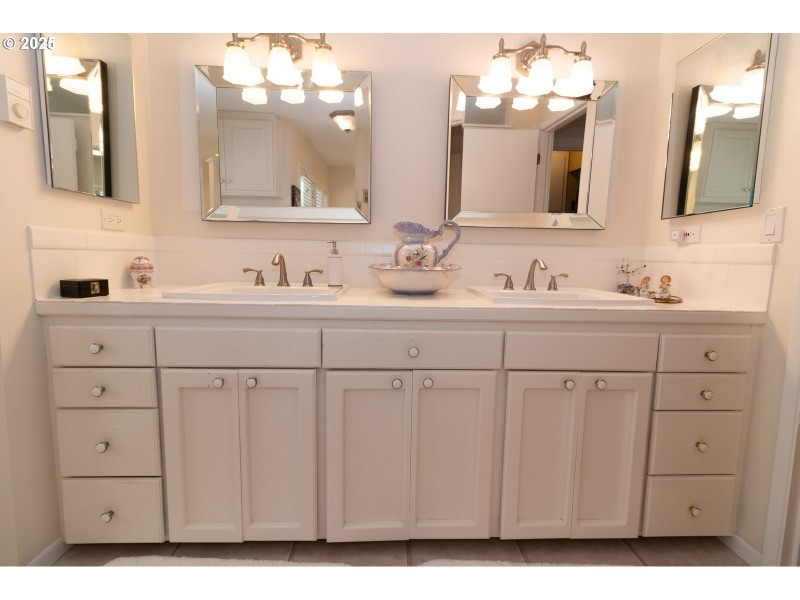 Bathroom, Attached