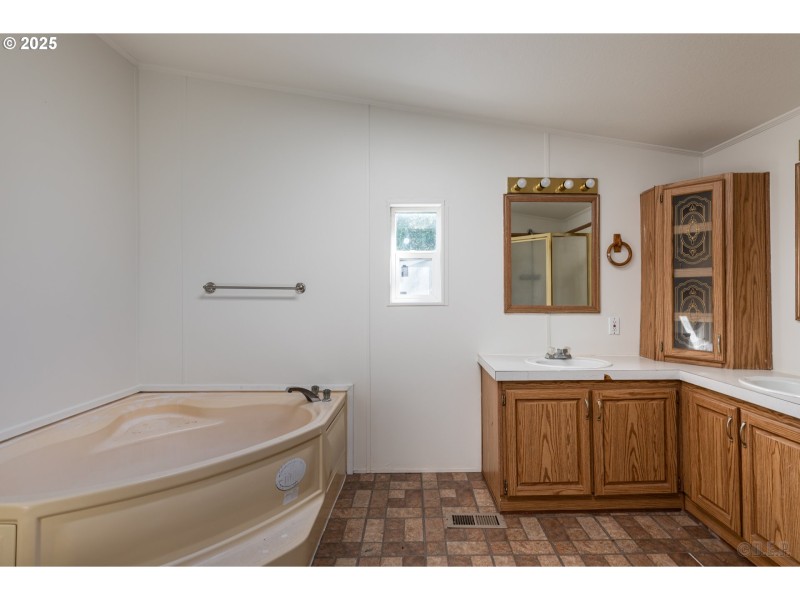 Bathroom, Attached