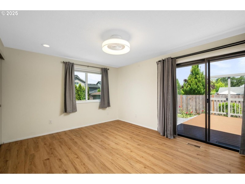 Bedroom, Primary