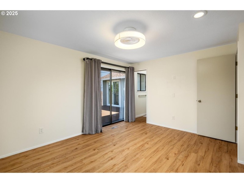 Bedroom, Primary