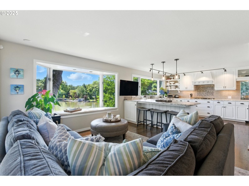 Kitchen/Family Room