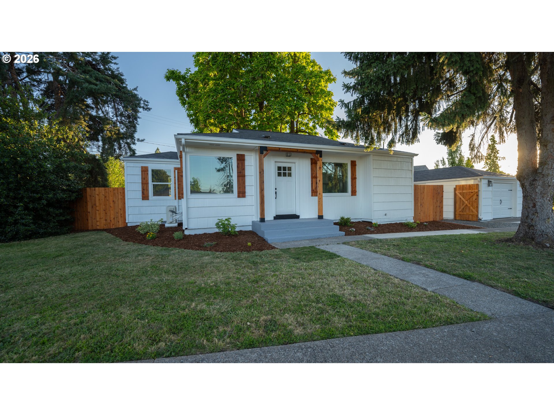 1879 G ST, Springfield, OR 97477