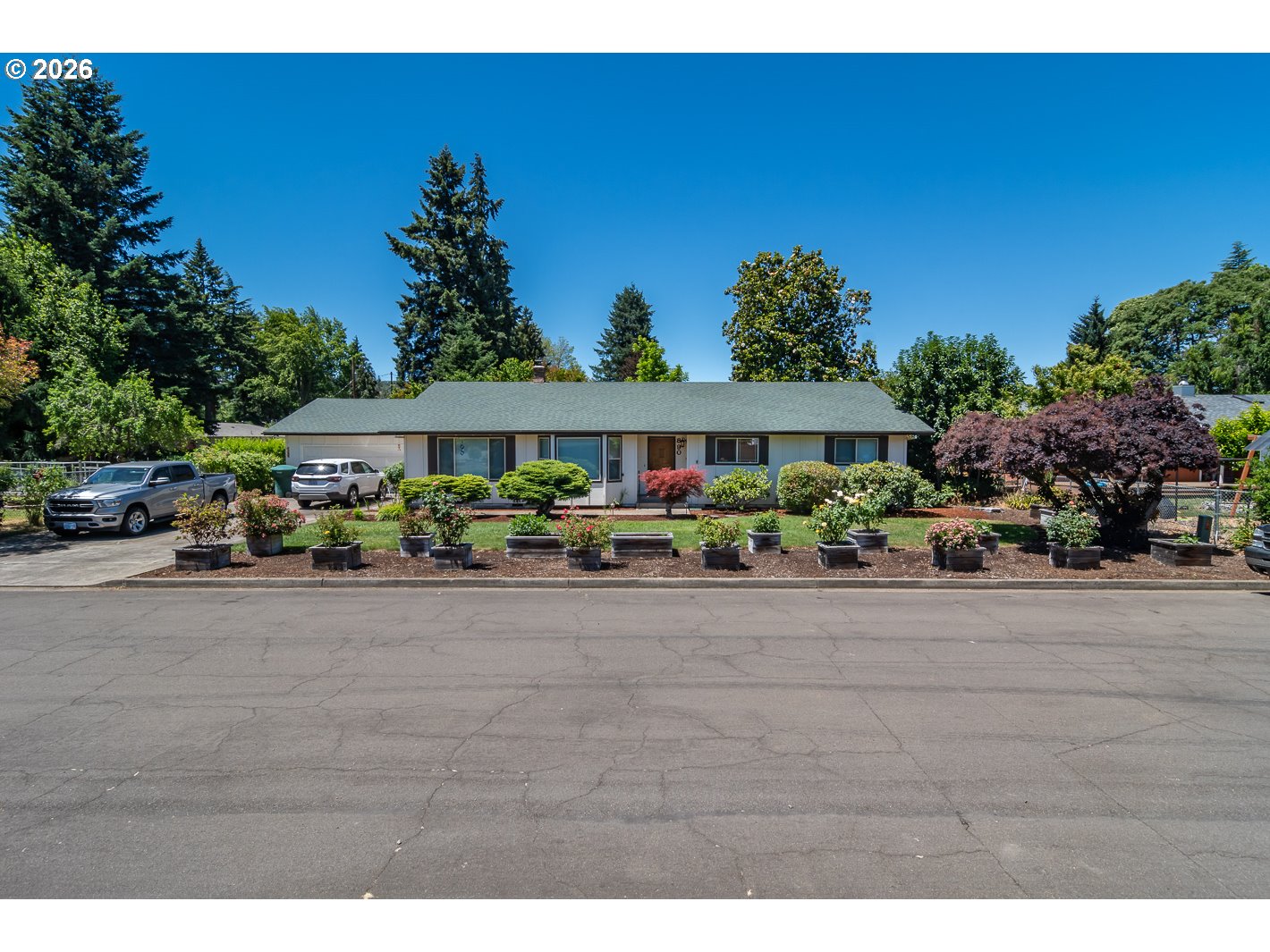 890 HICKORY ST, Roseburg, OR 97471