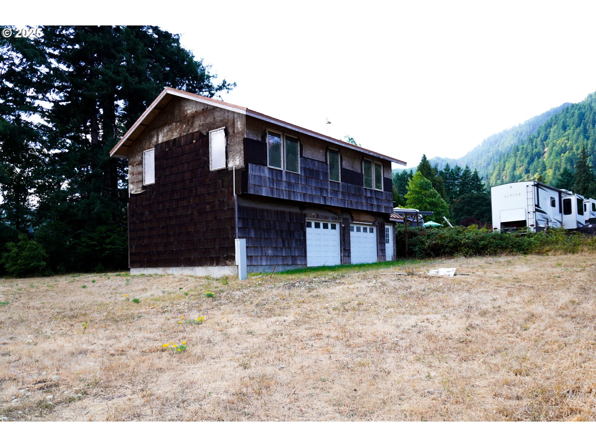 815 E AVE, Powers, OR 97466