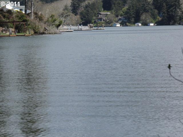2100 Lake DR, LincolnCity, OR 97367