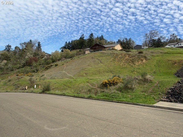 832 FOREST HEIGHTS ST, Sutherlin, OR 97479