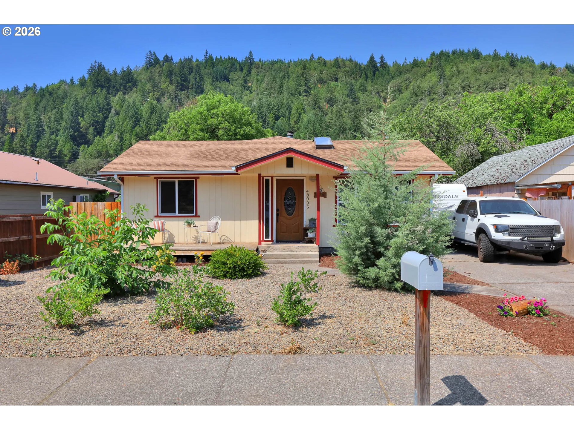 48095 COMMERCIAL ST, Oakridge, OR 97463