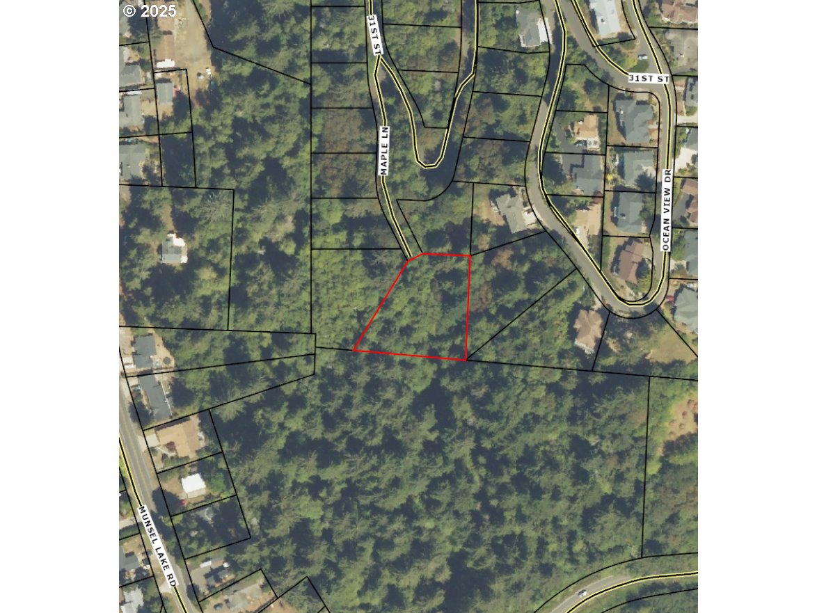 3000 Maple LN, Florence, OR 97439