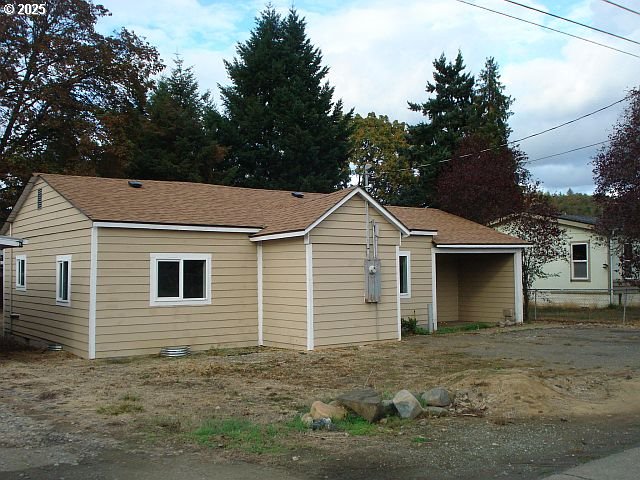 961 BROADWAY ST, MyrtleCreek, OR 97457