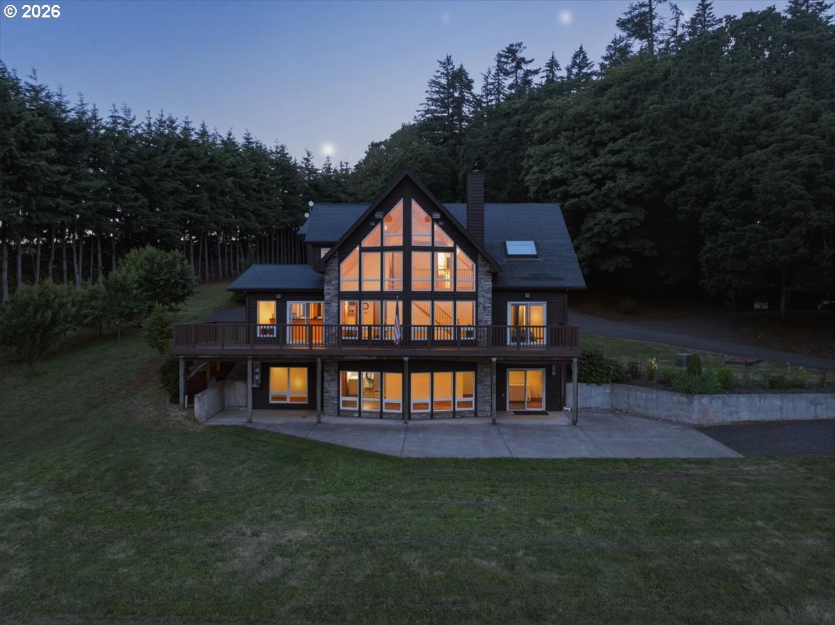 22000 UPPER MATTHEWS CREEK LN, Amity, OR 97101