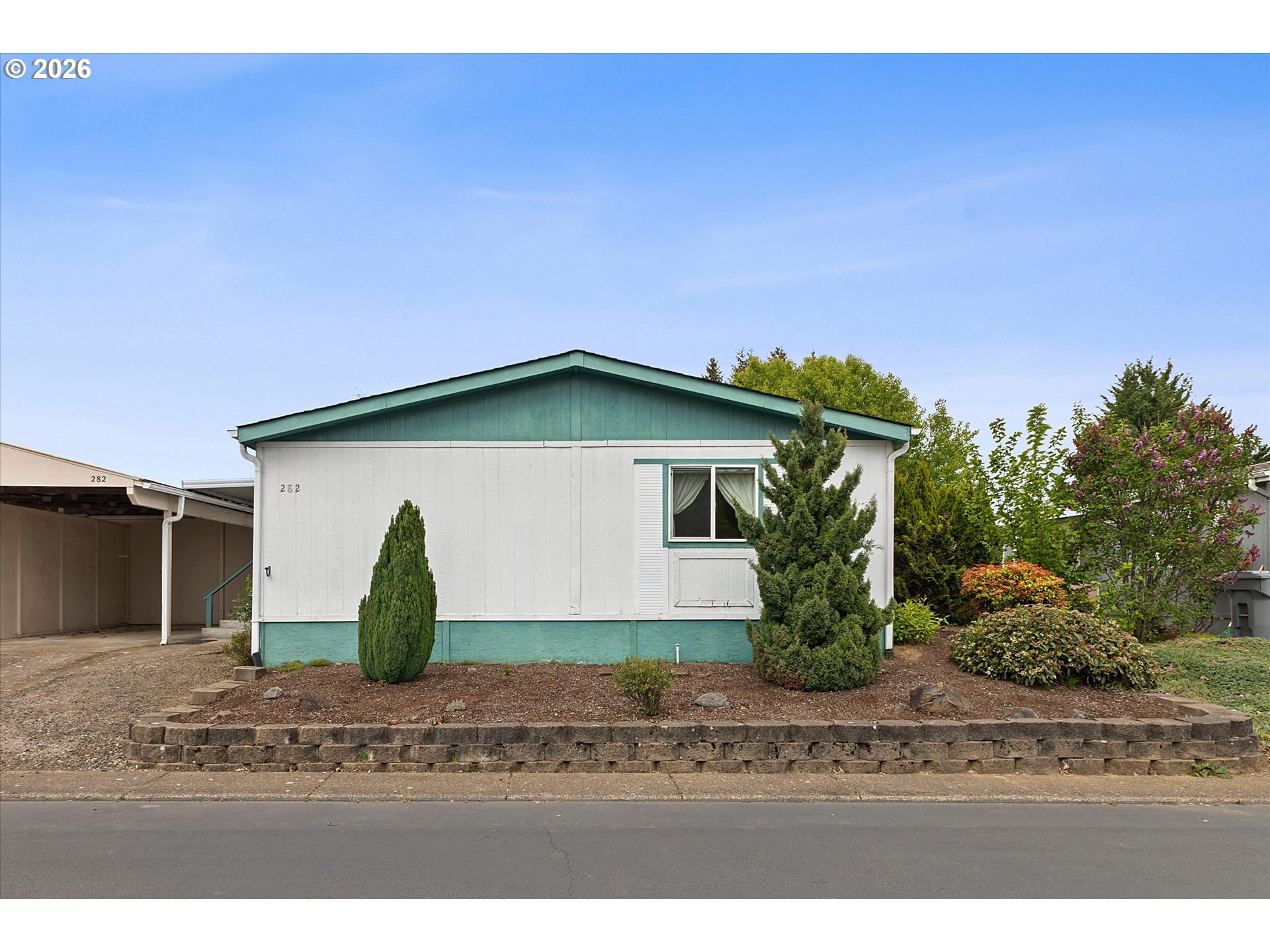 300 LACREOLE DR, Dallas, OR 97338