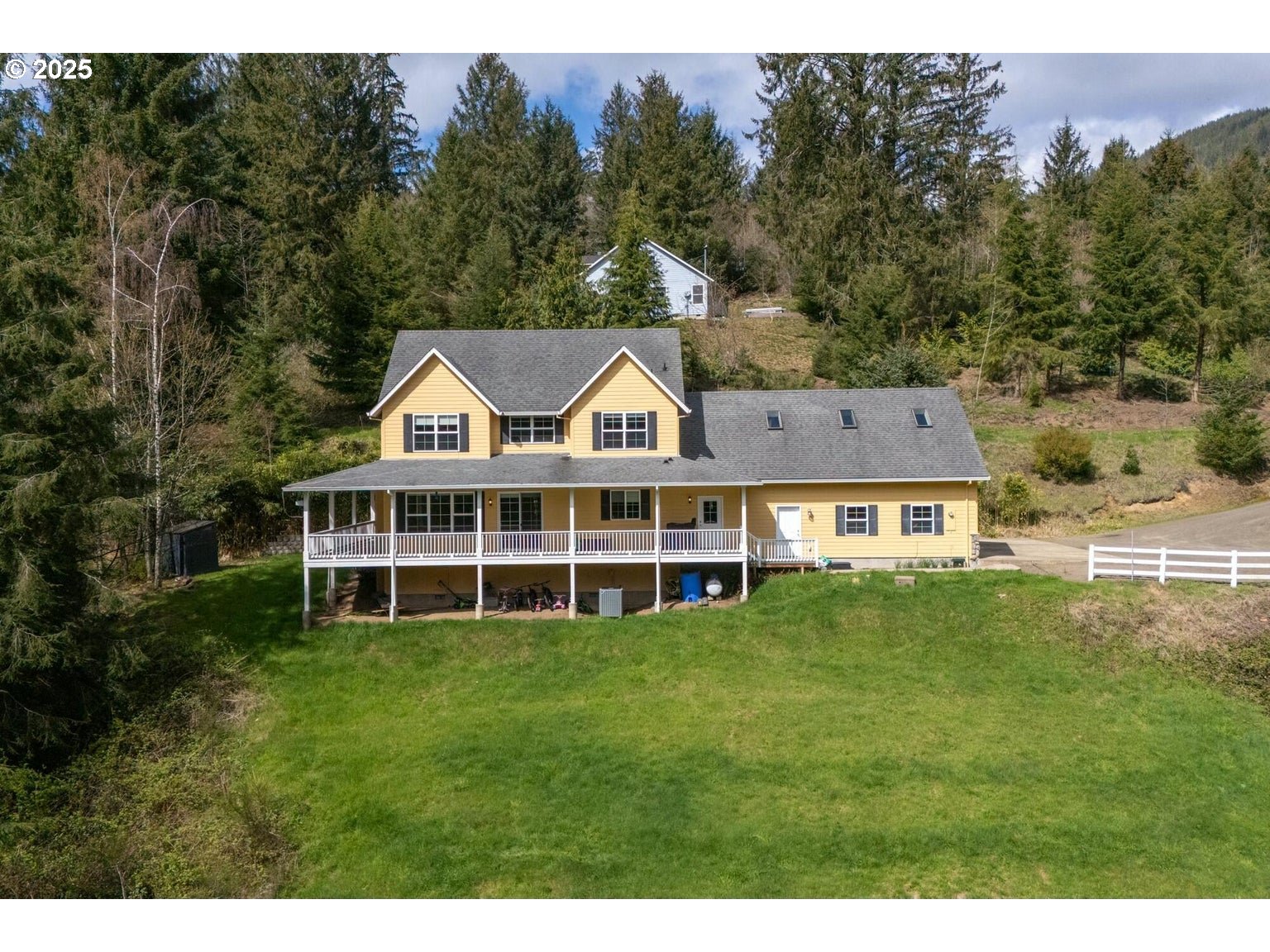 8100 BRIAR LN, Tillamook, OR 97141