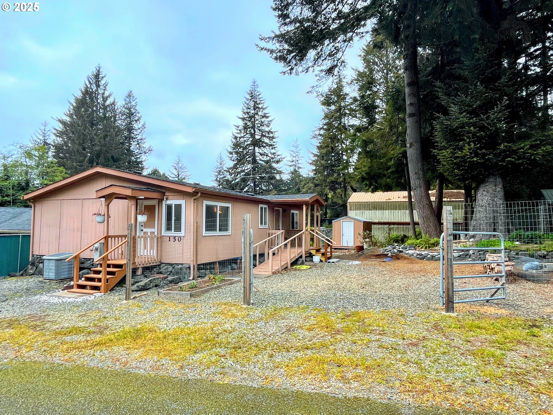 150 WOODGLEN ST, PortOrford, OR 97465
