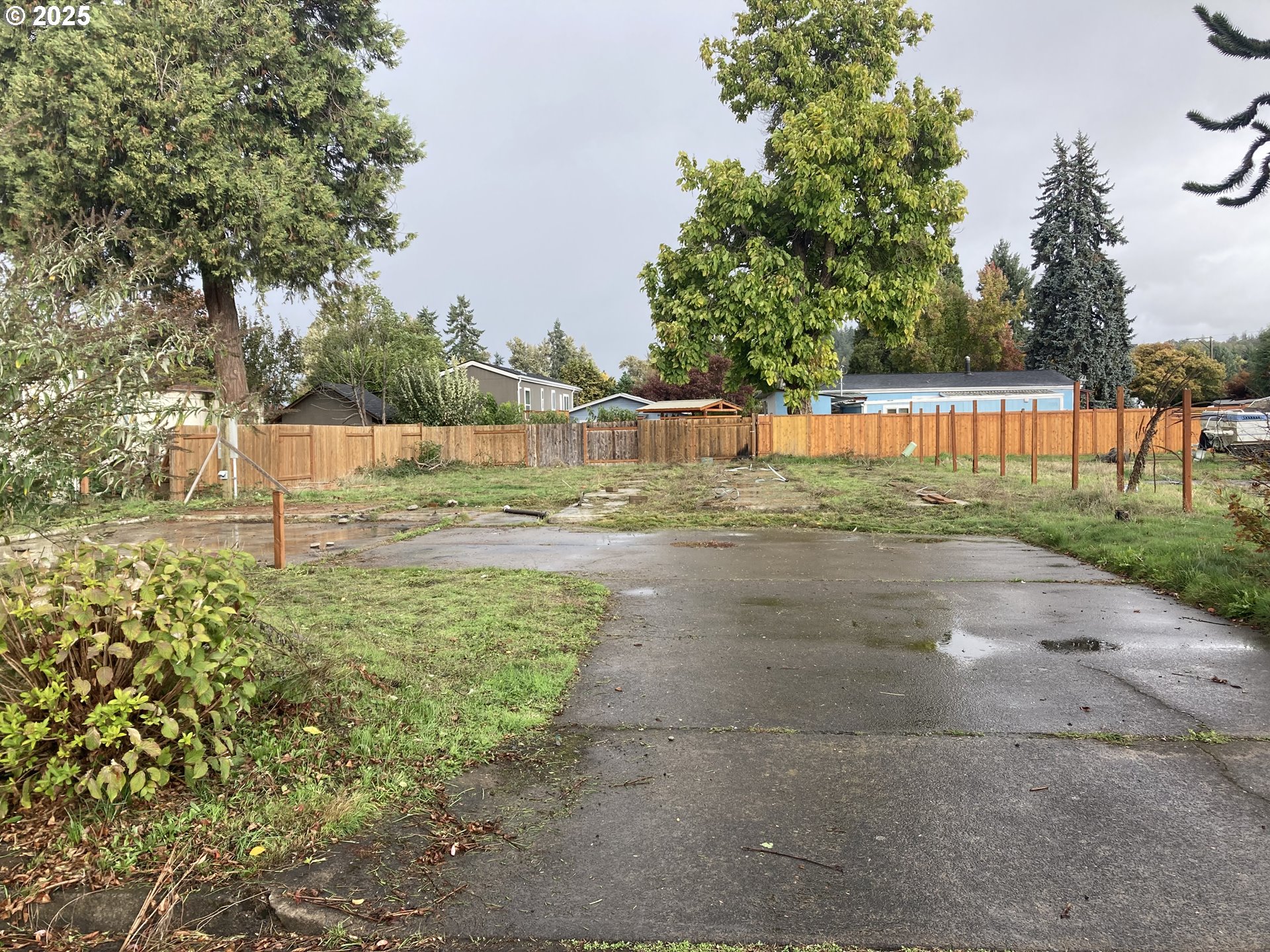 65 KREMONT AVE, Springfield, OR 97477