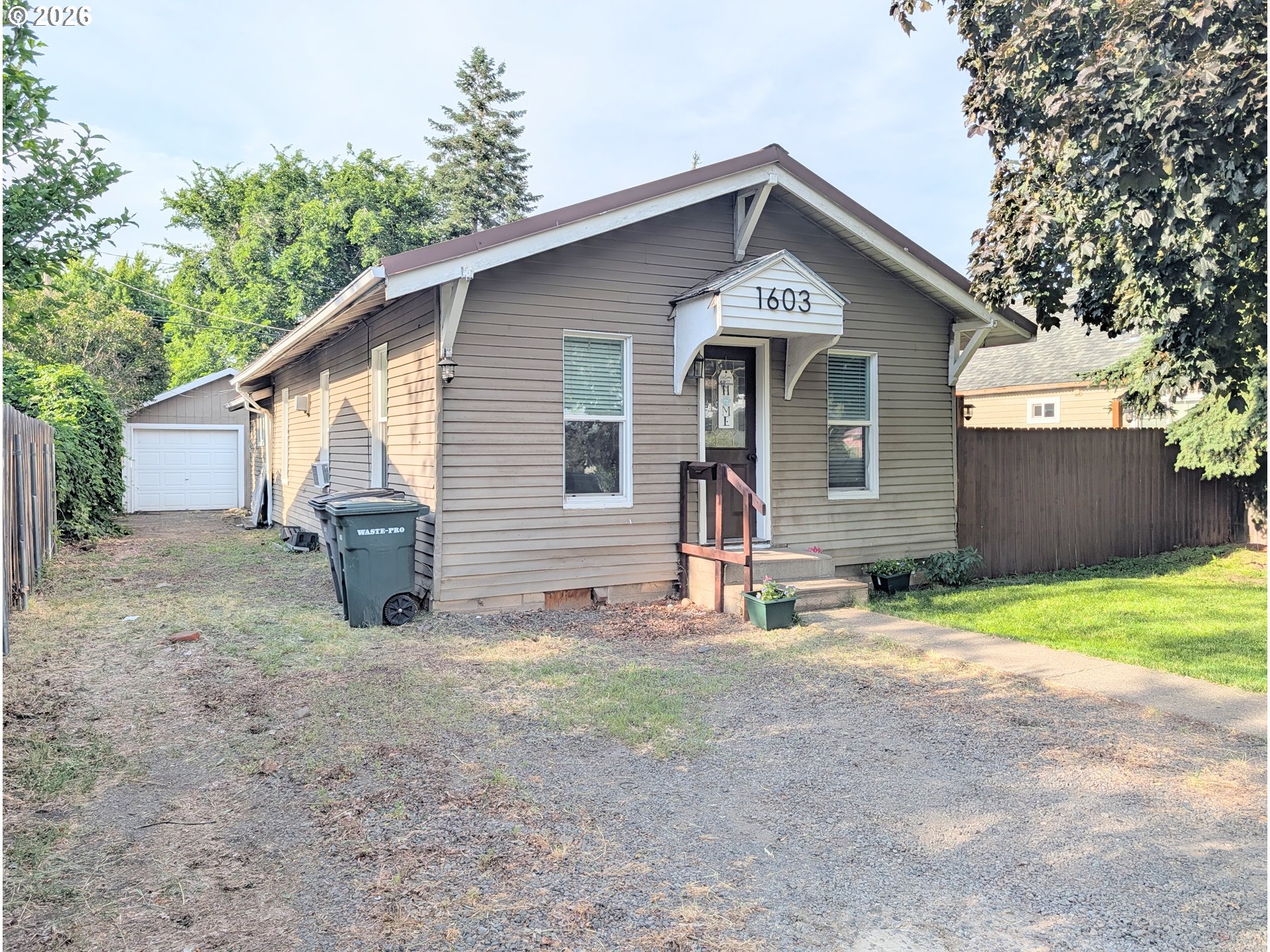 1603 Y AVE, LaGrande, OR 97850