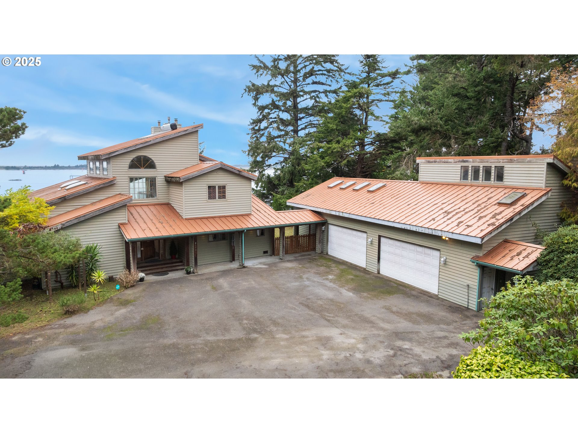 1270 SEAGATE AVE, CoosBay, OR 97420