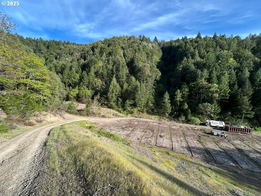 REDWOOD HWY, OBrien, OR 97534