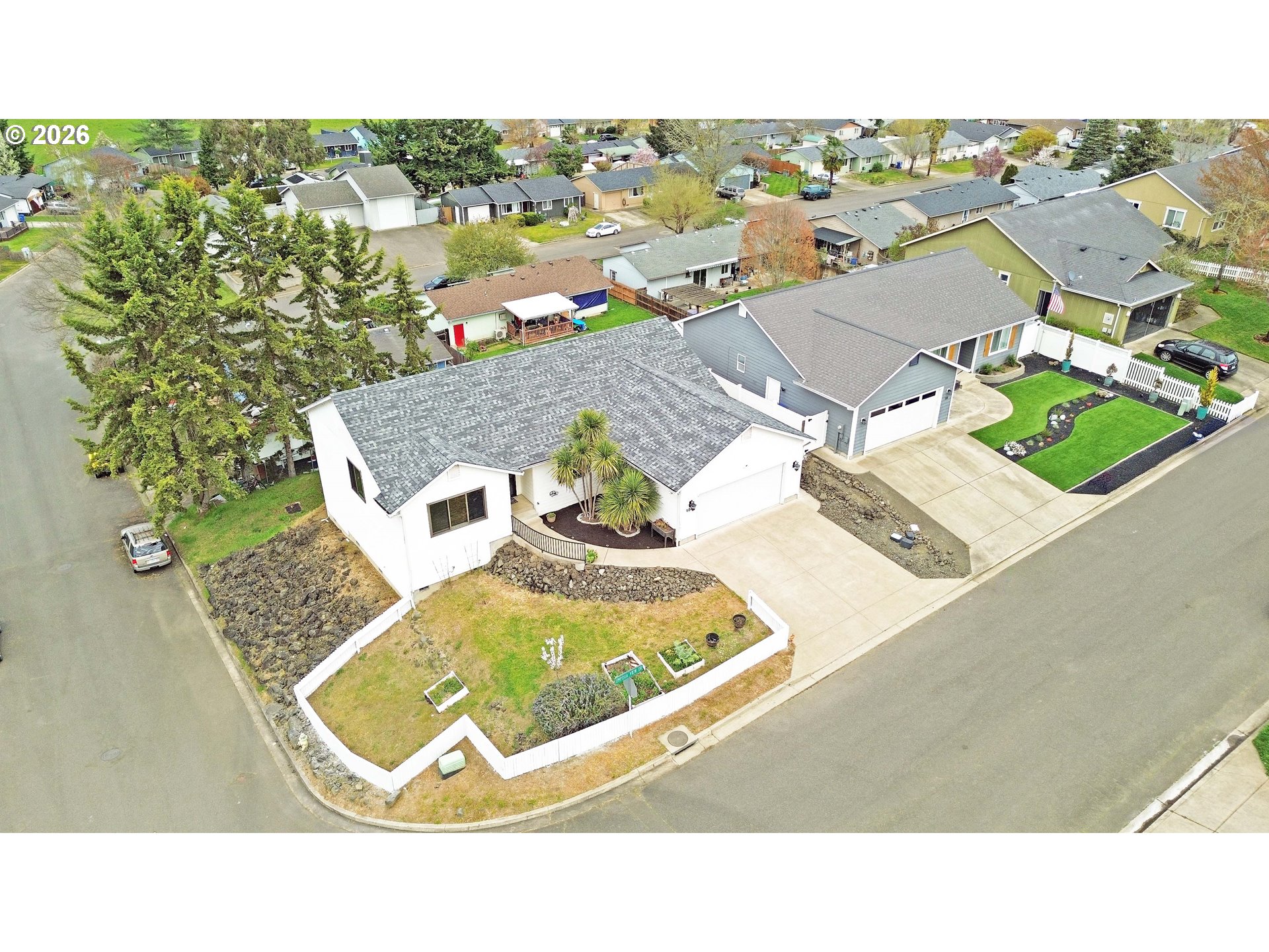 106 UMPQUA VIEW DR, Roseburg, OR 97471
