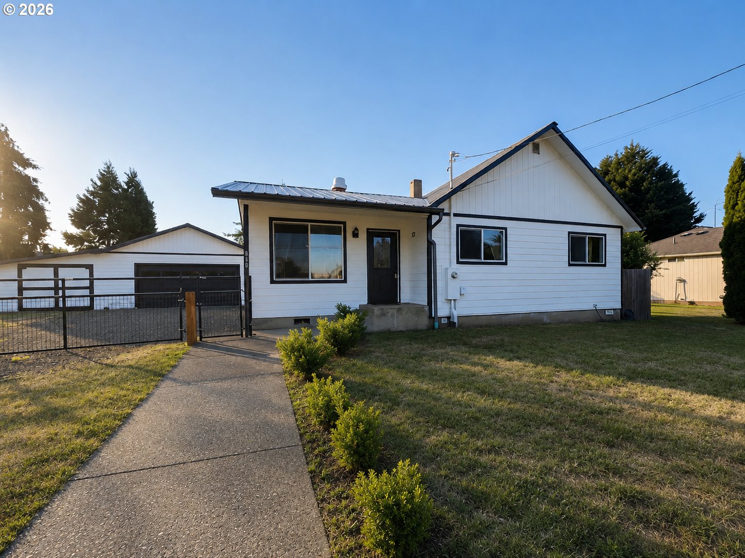 800 TERRITORIAL ST, Harrisburg, OR 97446