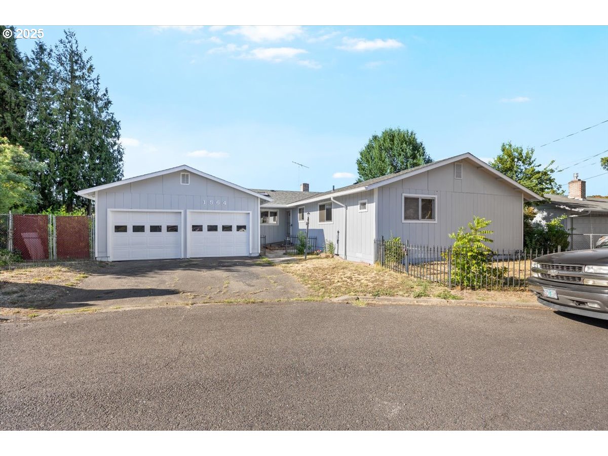 1564 SPRAY CT, Roseburg, OR 97471