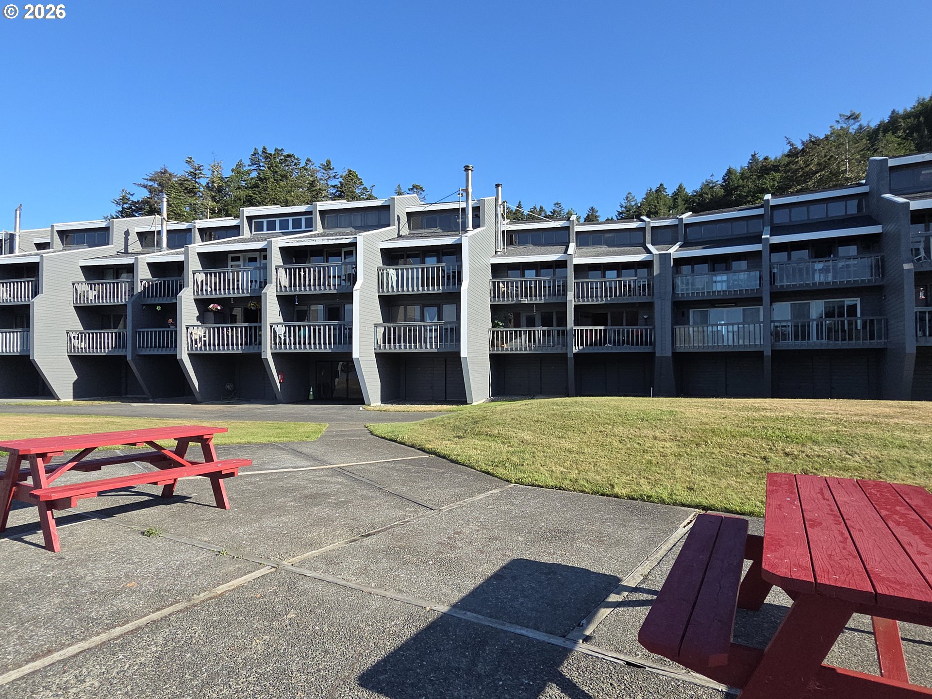 94304 WEDDERBURN LOOP, GoldBeach, OR 97444