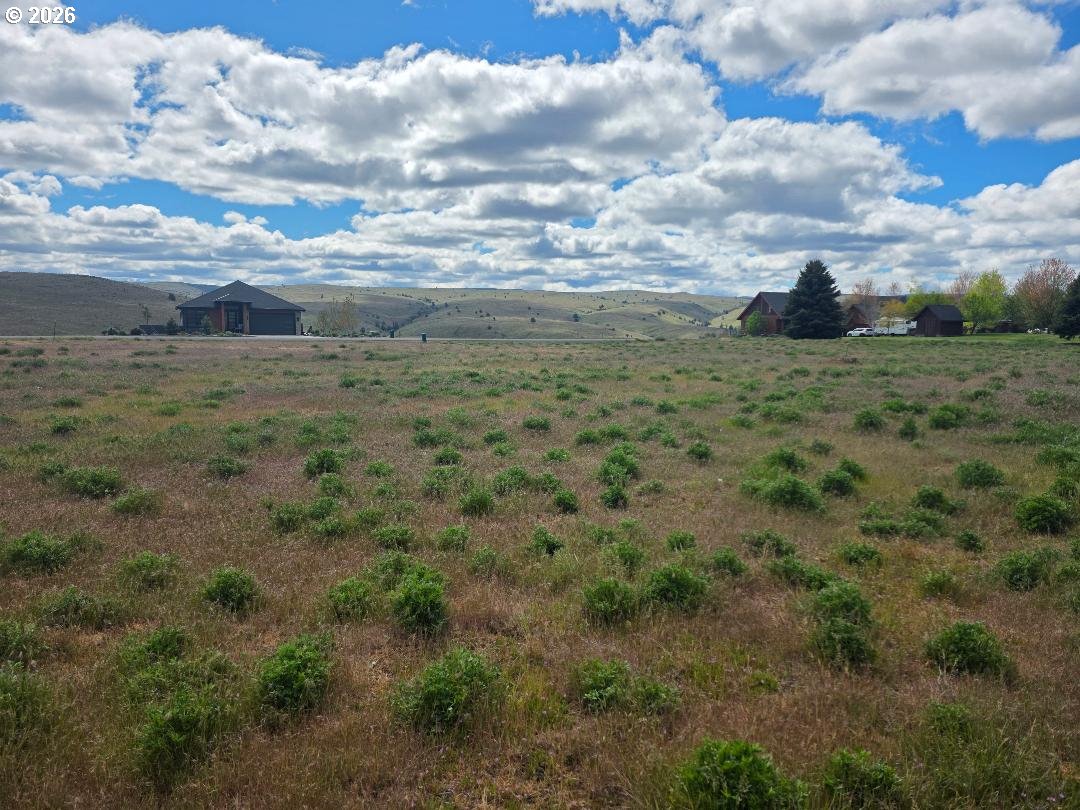 205 LITTLE LAKE RD, Maupin, OR 97037