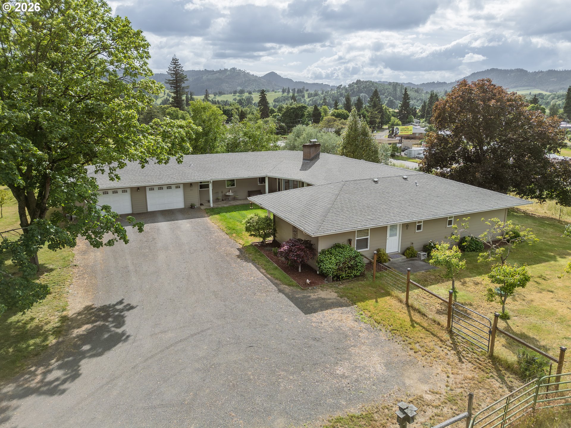 9114 Old Highway 99 S, Winston, OR 97496
