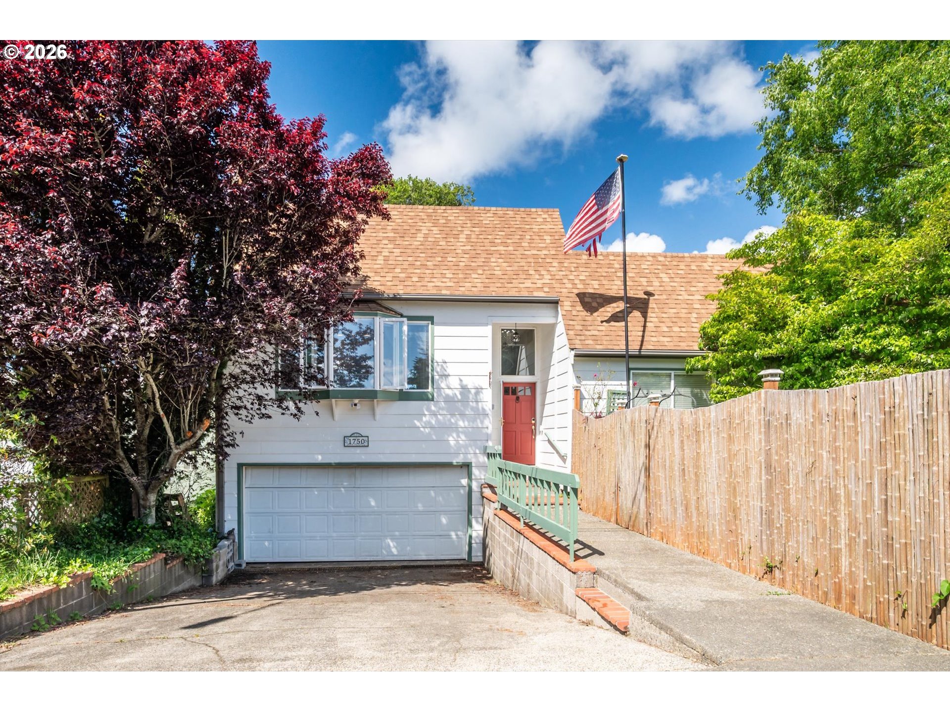 1750 LINCOLN RD, CoosBay, OR 97420