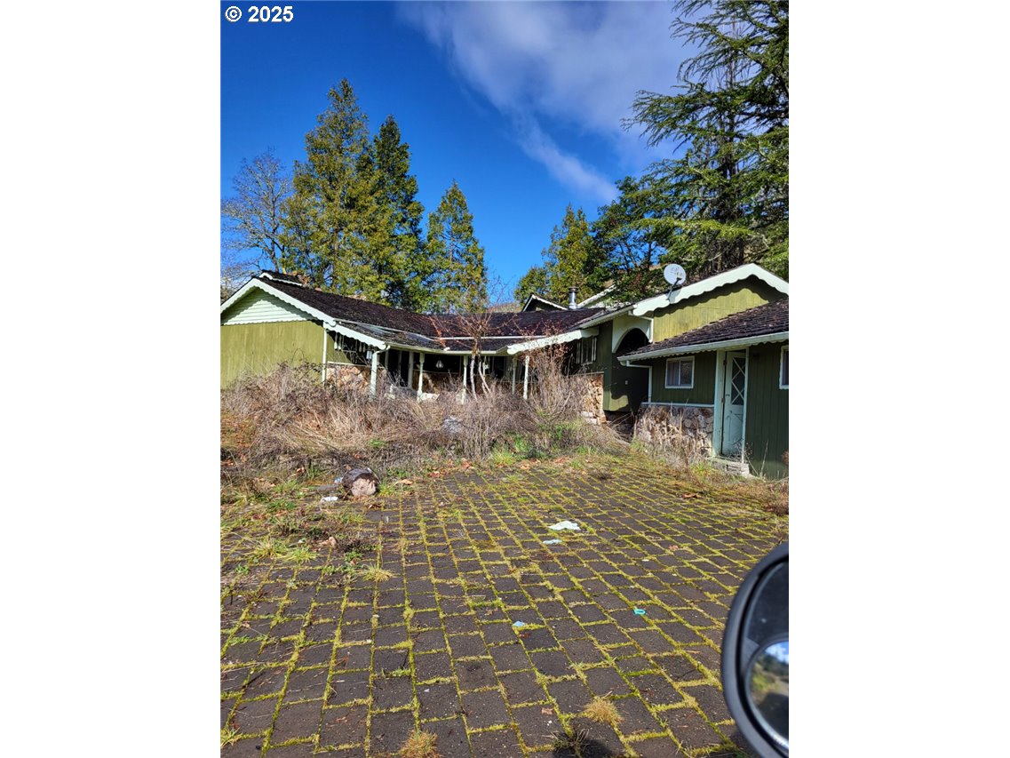 235 BILGER CREEK RD, MyrtleCreek, OR 97457