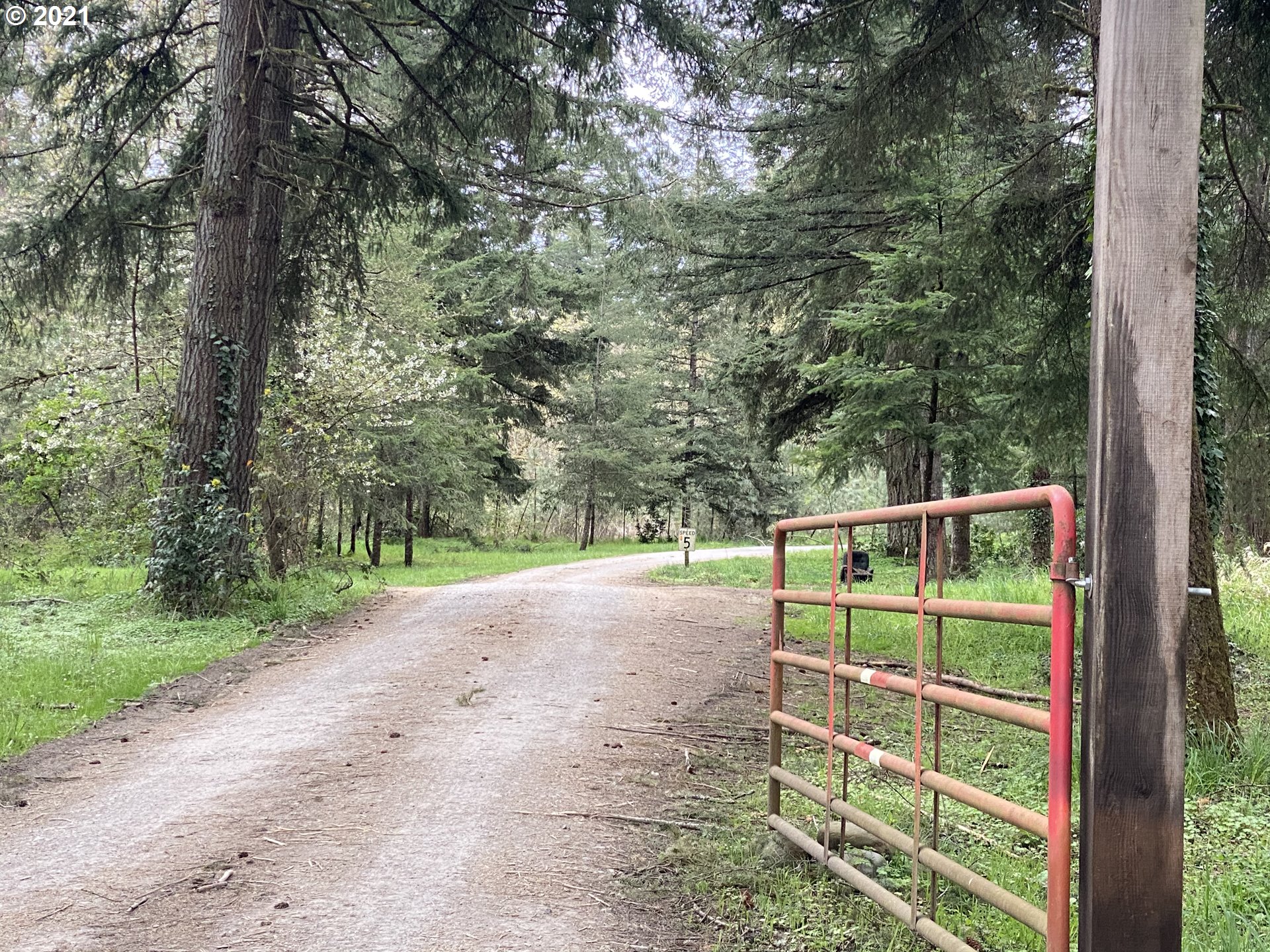 15706 HIGHWAY 211, Molalla, OR 97038