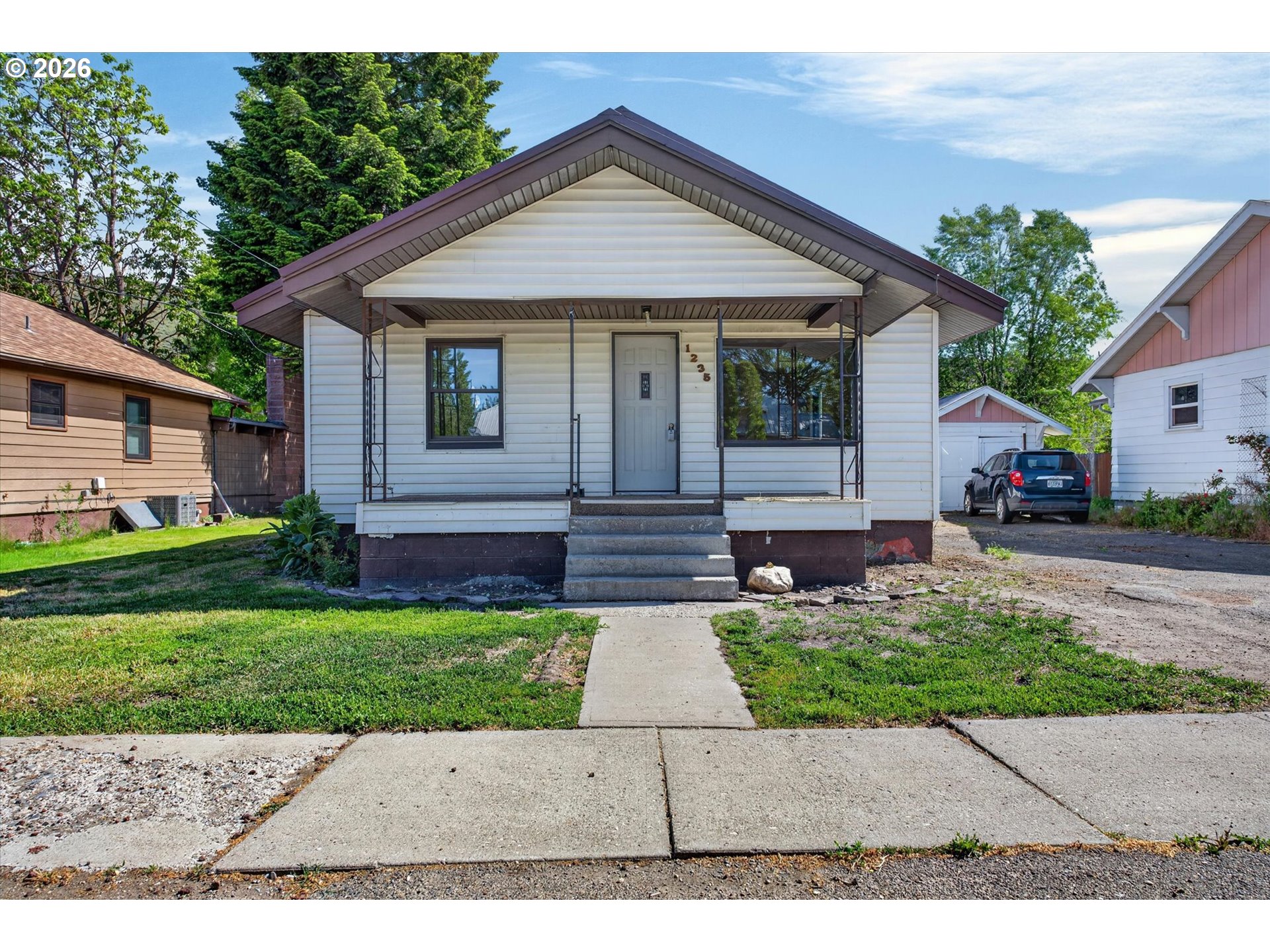 1235 VALLEY AVE, BakerCity, OR 97814