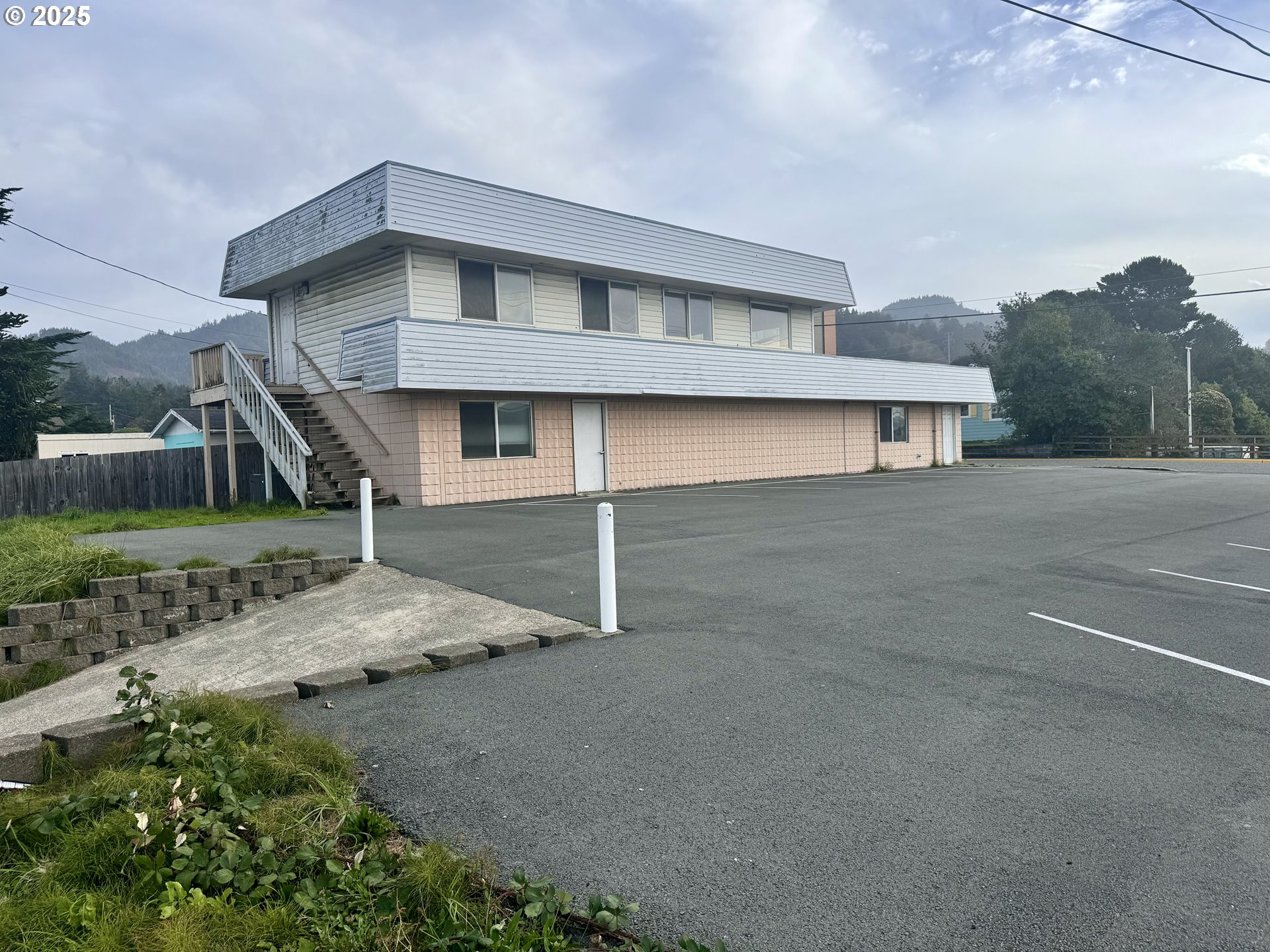94181 4TH ST, GoldBeach, OR 97444