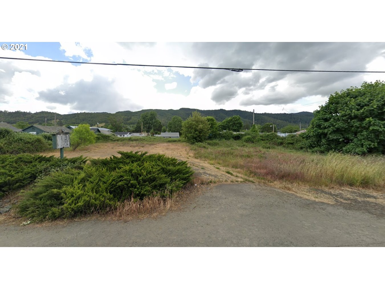 1030 OLD PACIFIC HWY, MyrtleCreek, OR 97457