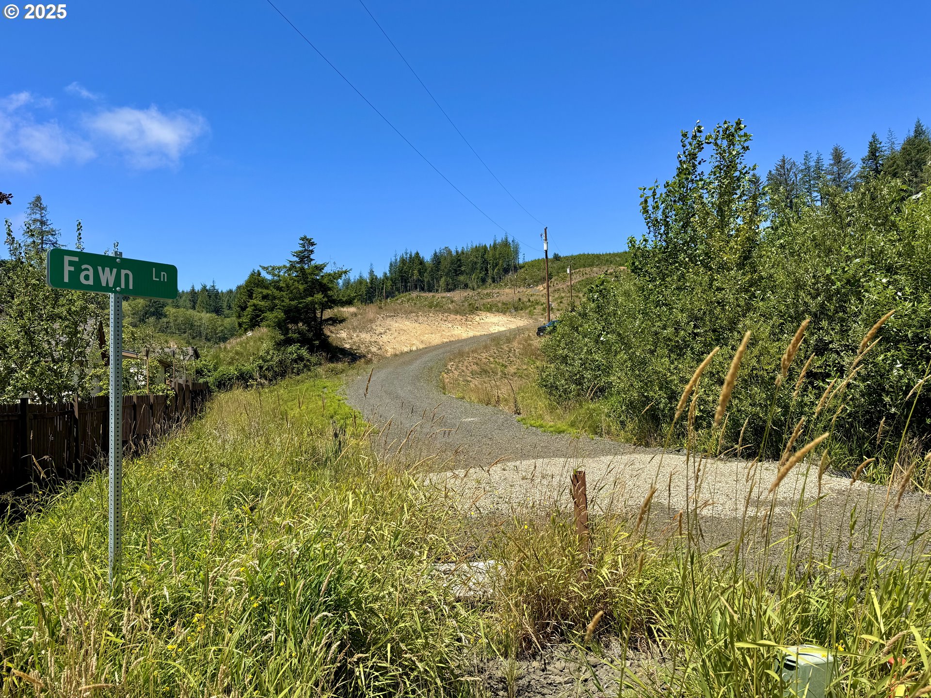000 Fawn LN, CoosBay, OR 97420