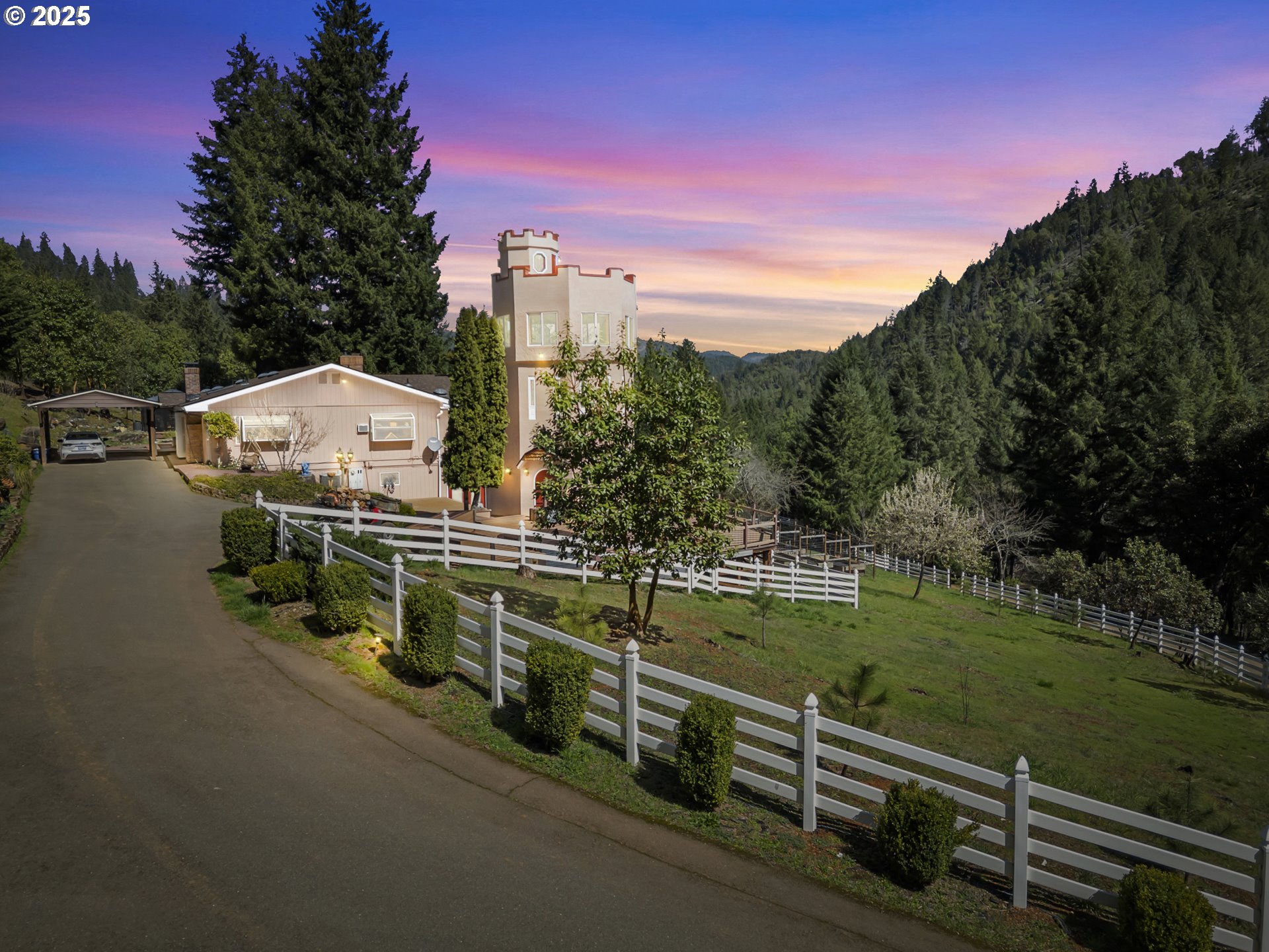520 BRIMSTONE RD, WolfCreek, OR 97497