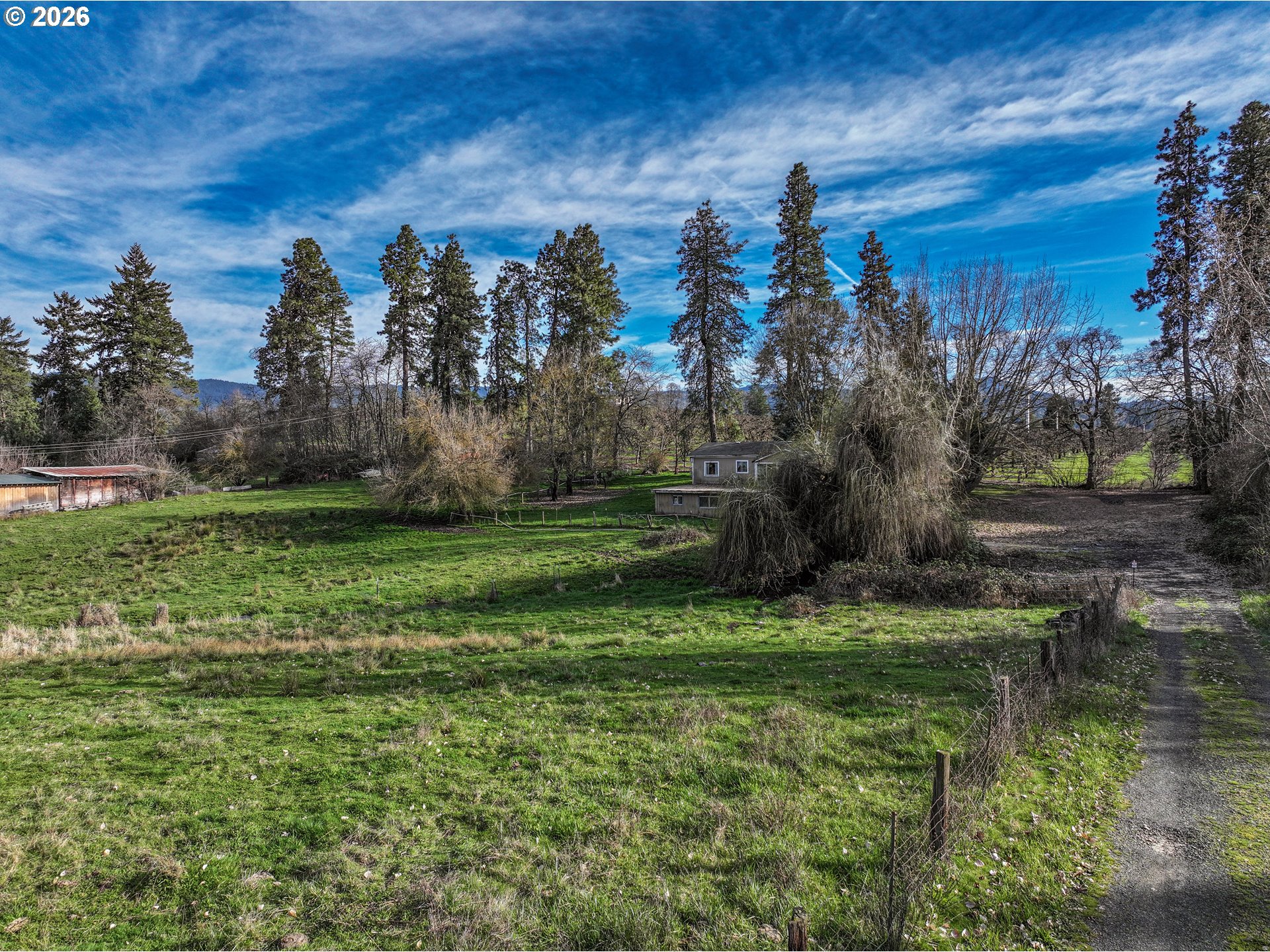 2739 WYEAST RD, HoodRiver, OR 97031