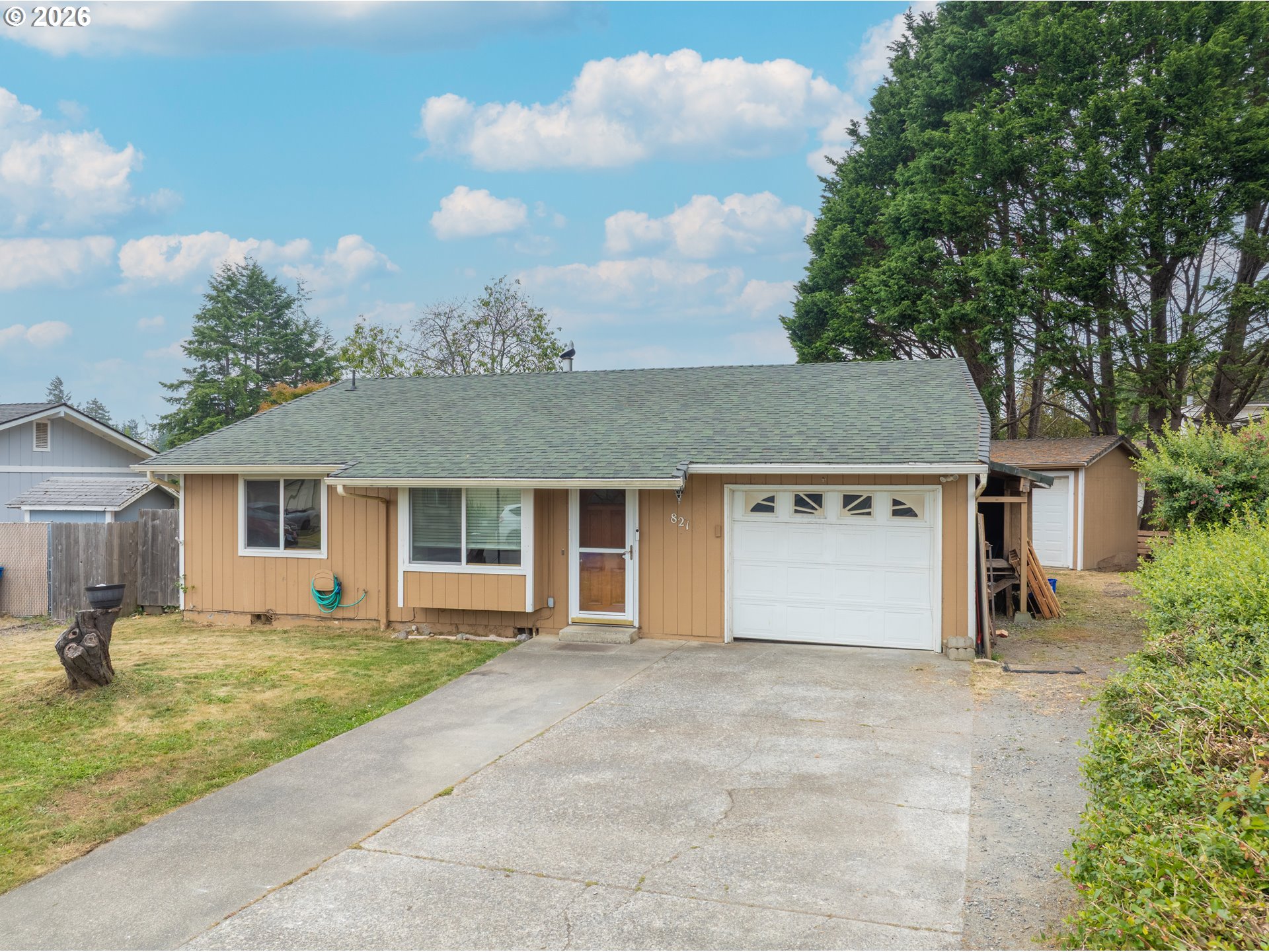821 KEVIN PL, Brookings, OR 97415