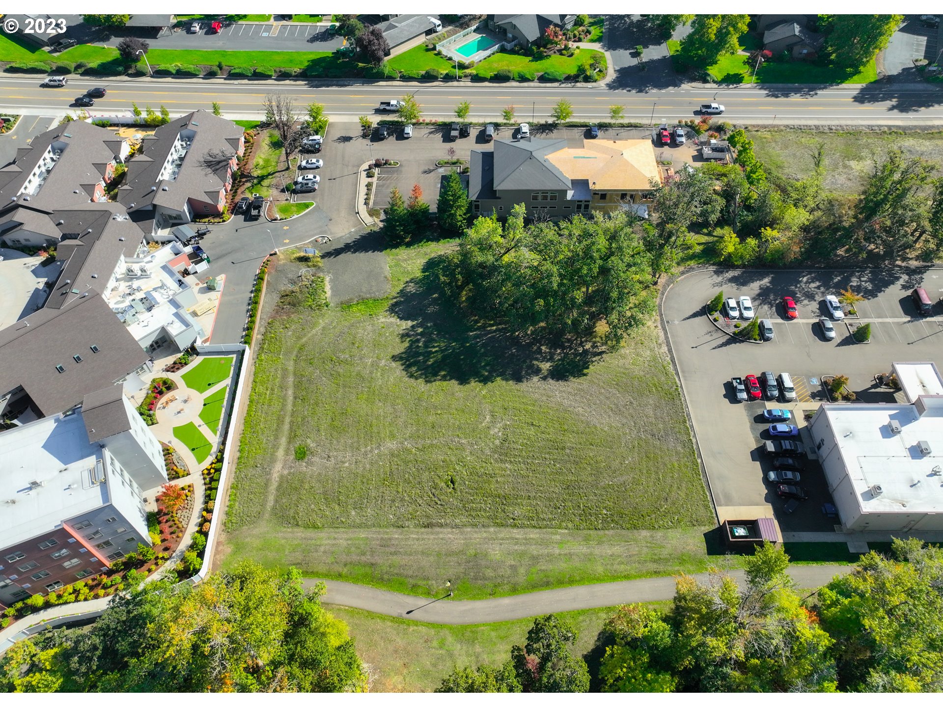 2460 EDENBOWER BLVD, Roseburg, OR 97471