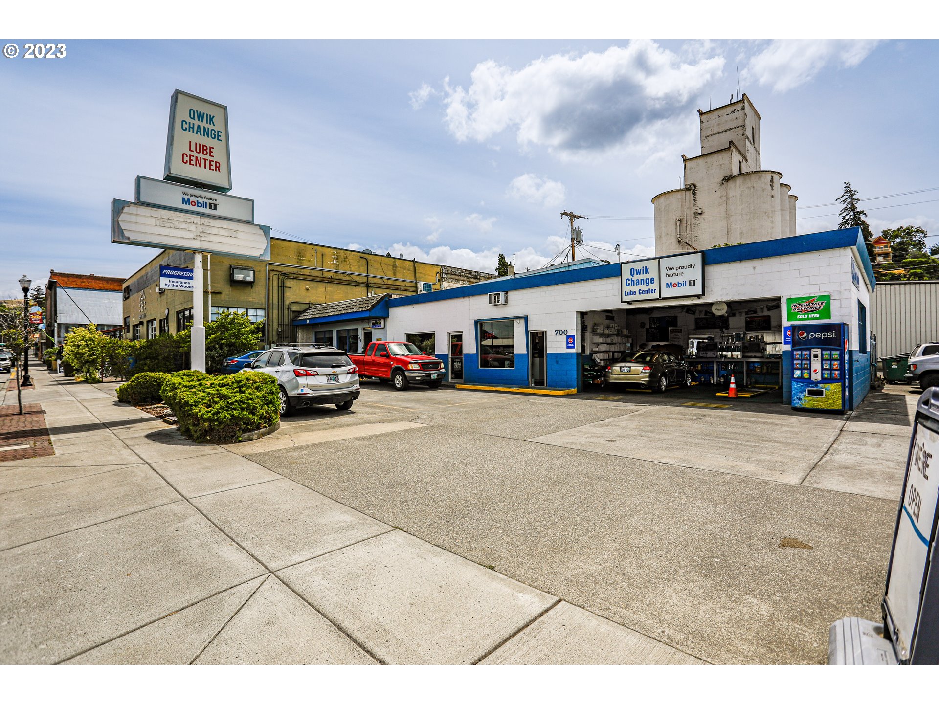 700 2ND ST, TheDalles, OR 97058