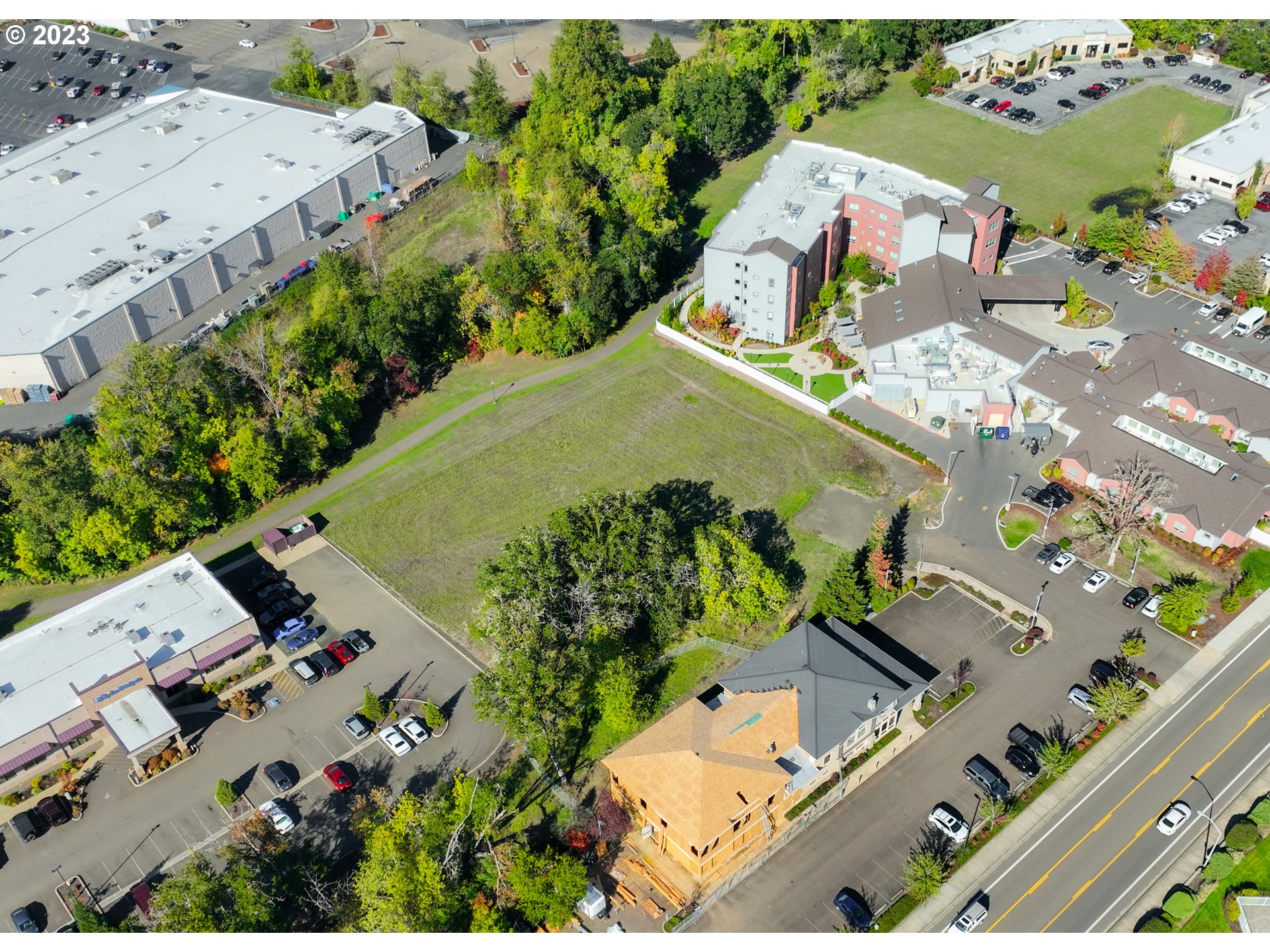 2460 EDENBOWER BLVD, Roseburg, OR 97471