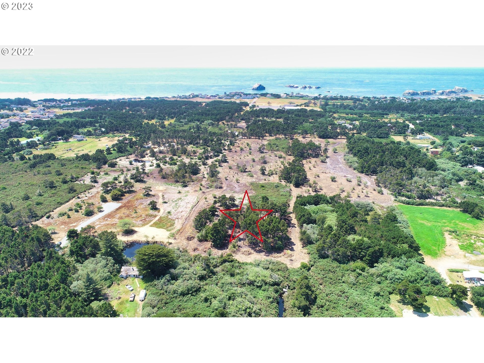 20 ST, Bandon, OR 97411