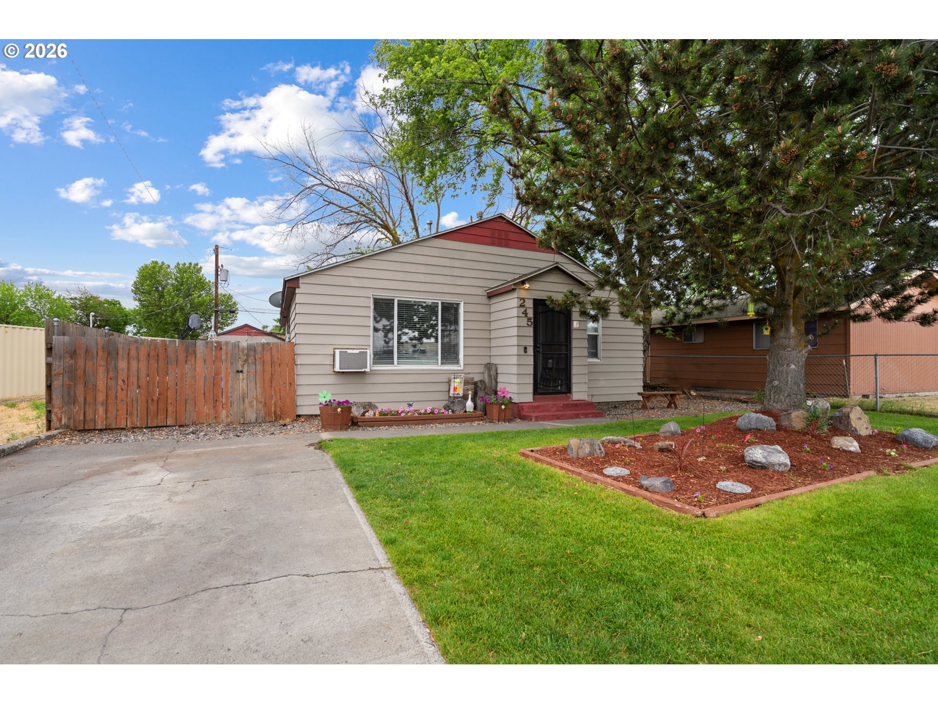 245 STANDARD AVE, Hermiston, OR 97838