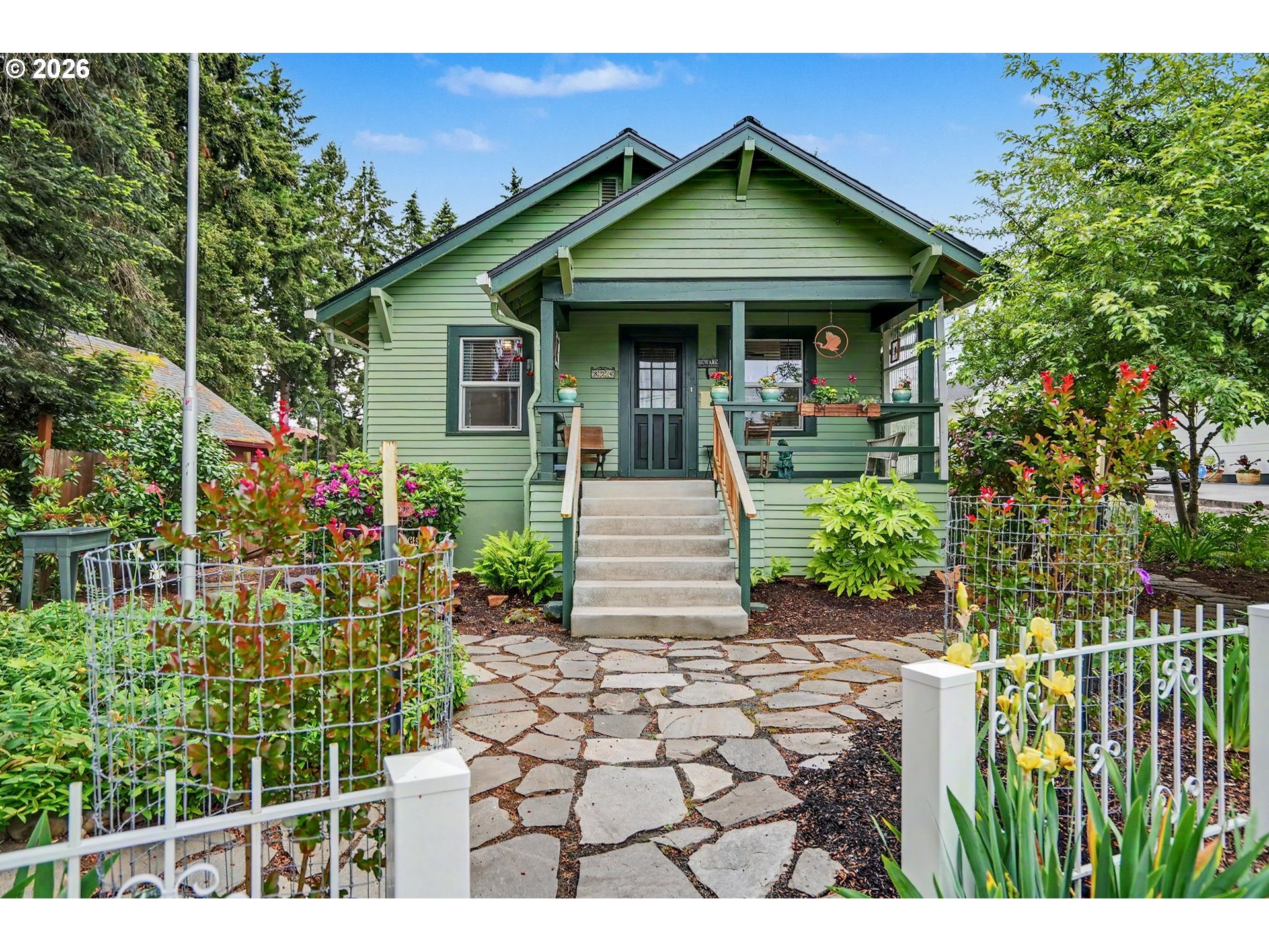824 CHADWICK ST, Silverton, OR 97381