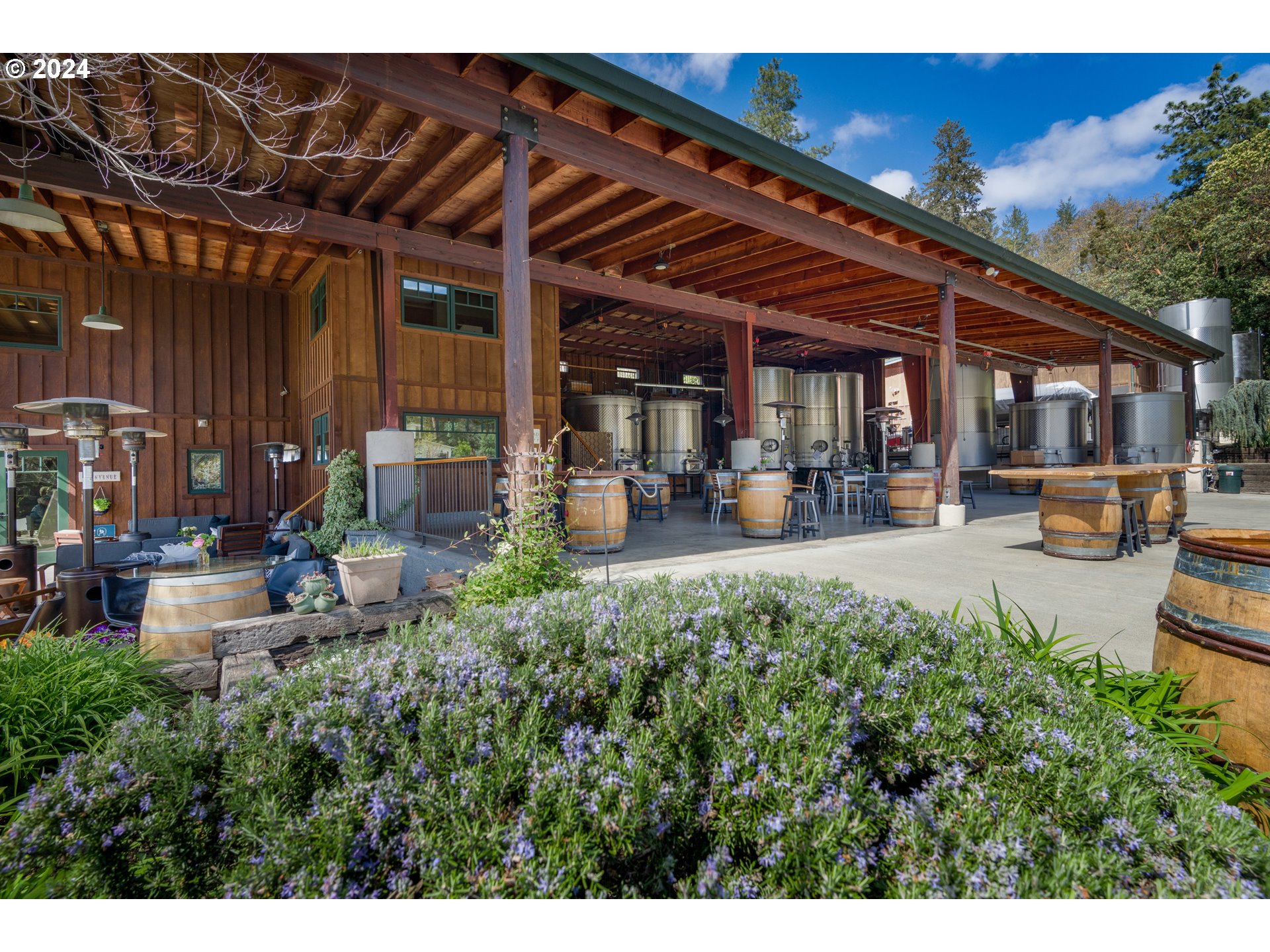 818 SLAGLE CREEK RD, GrantsPass, OR 97527