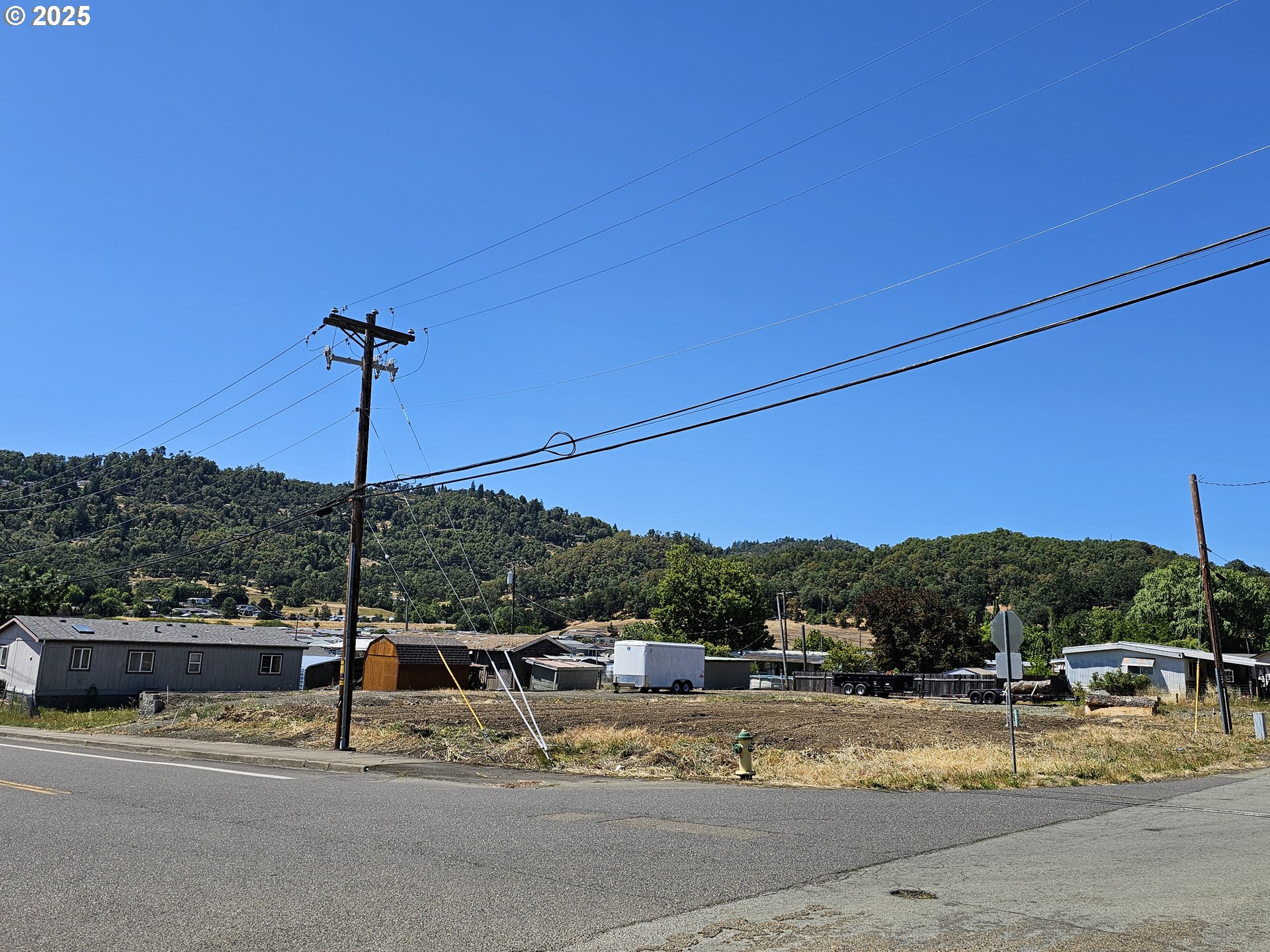 3598 HOOKER RD, Roseburg, OR 97470
