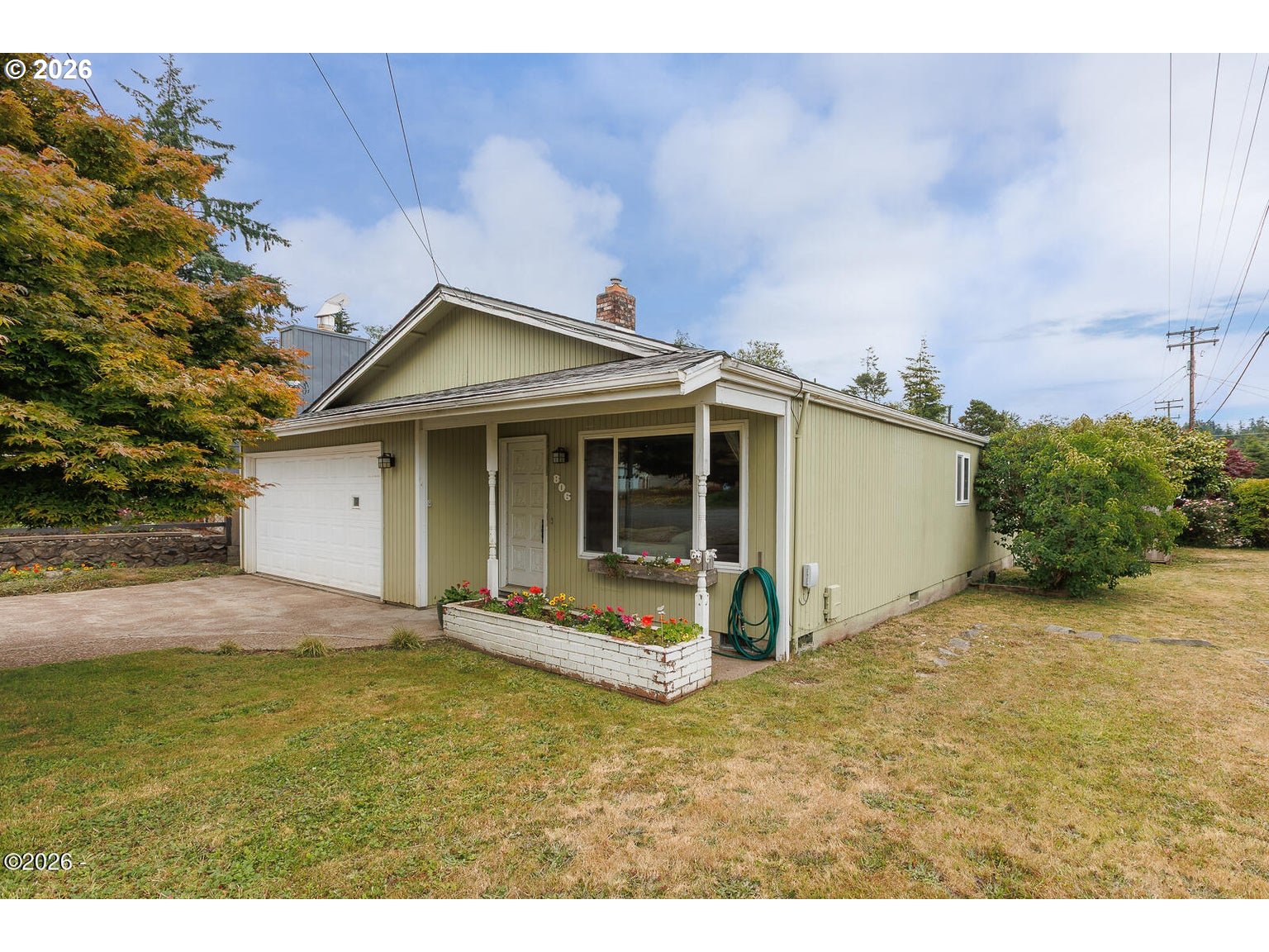 806 DOUGLAS ST, Newport, OR 97365
