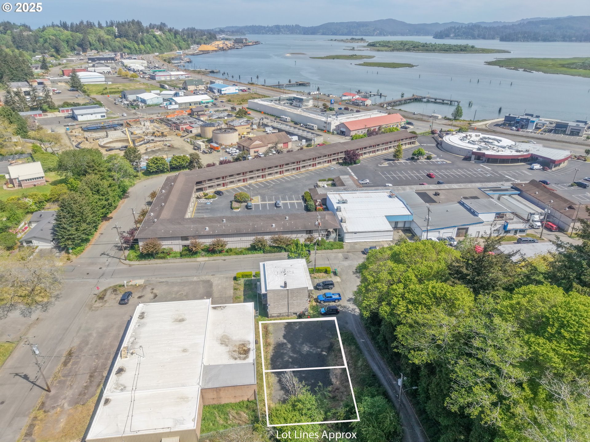 7th CT, CoosBay, OR 97420