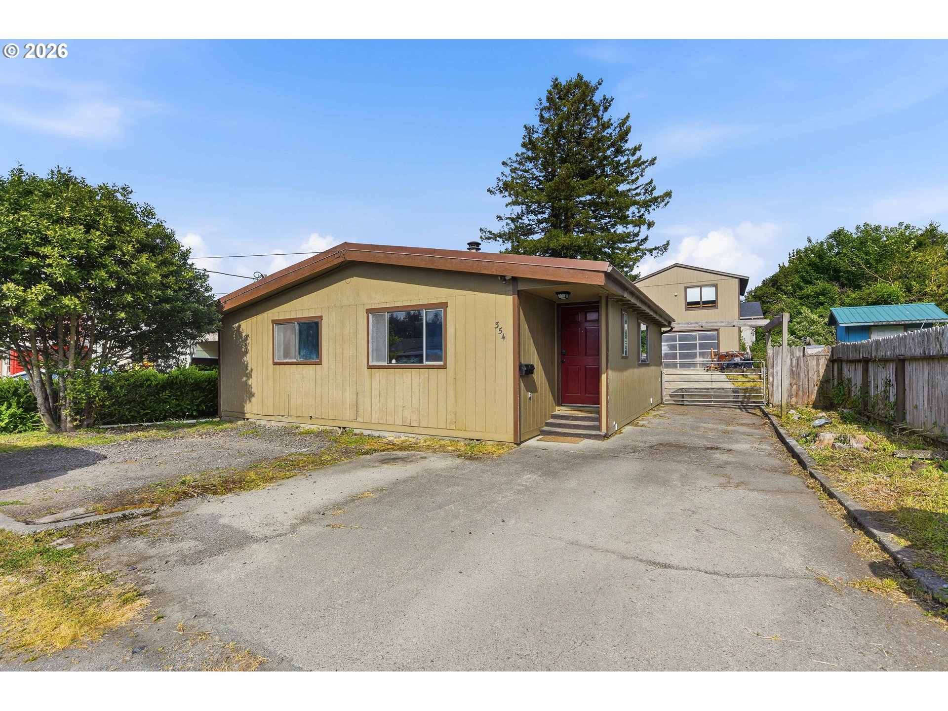 354 9TH CT, CoosBay, OR 97420